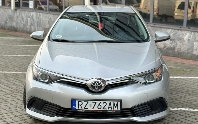 Toyota Auris cena 46000 przebieg: 147000, rok produkcji 2016 z Rzeszów małe 211